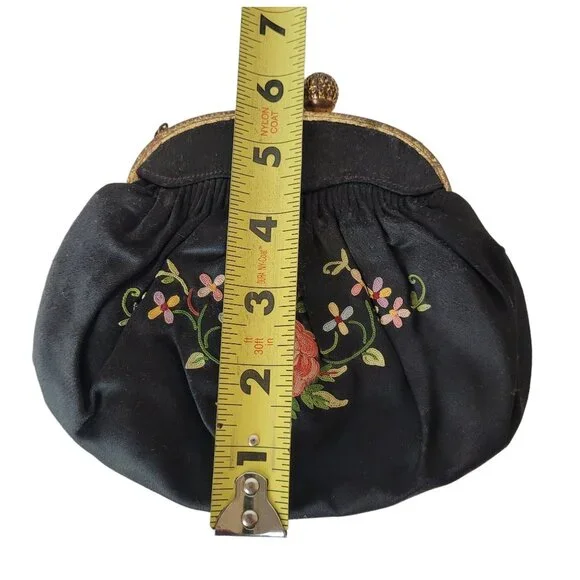 Vintage Black Kiss Lock Clasp Purse Hand Embroidered Rose Vines and Flowers - Picture 8 of 10